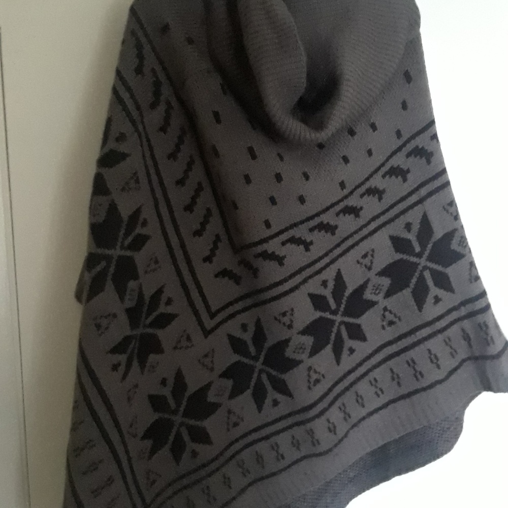 Gray black sweater poncho